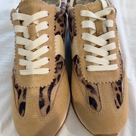 Dolce Vita Notice Sneakers - Picture 4 of 5